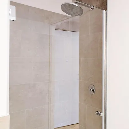 Le Rondini Apartment *